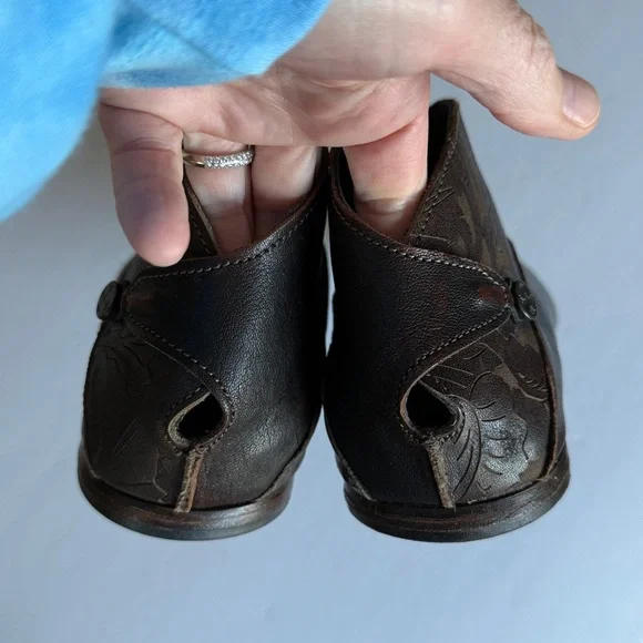 Cydwoq Hood booties women’s 38 embossed brown leather worn once - Picture 3 of 8